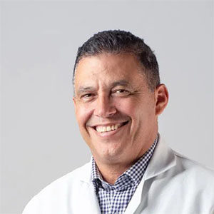 Dr. Alejandro Ruiz - Centro Médico Master Vida